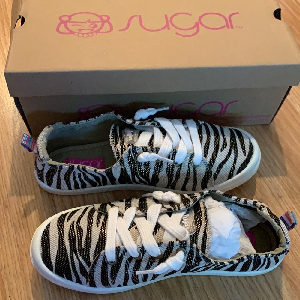 NEW Wmn’s 6.5 Sugar Zebra Elastic Lace-Up Sneaker